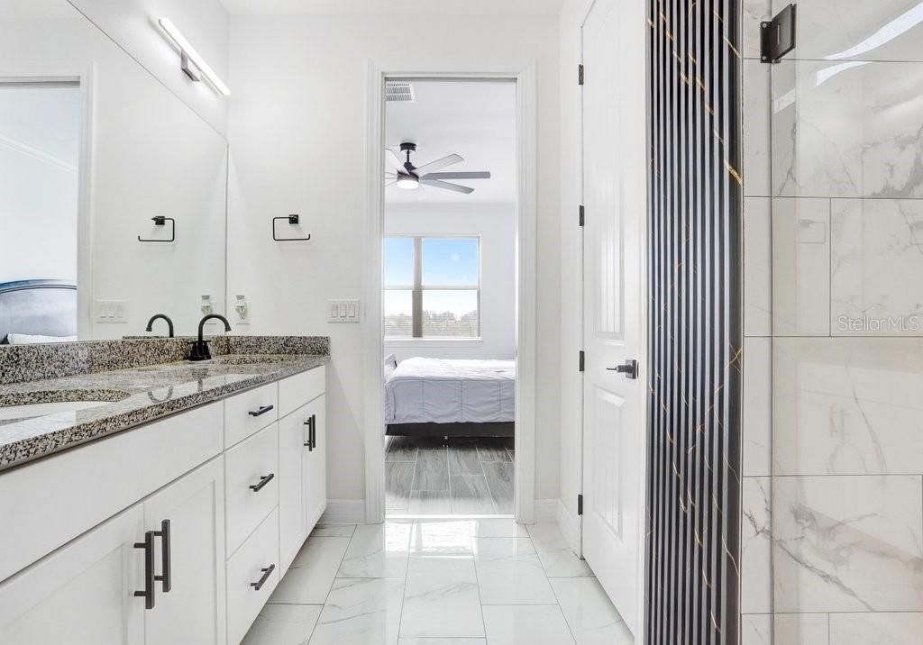 For Sale: $449,900 (4 beds, 2 baths, 2537 Square Feet)