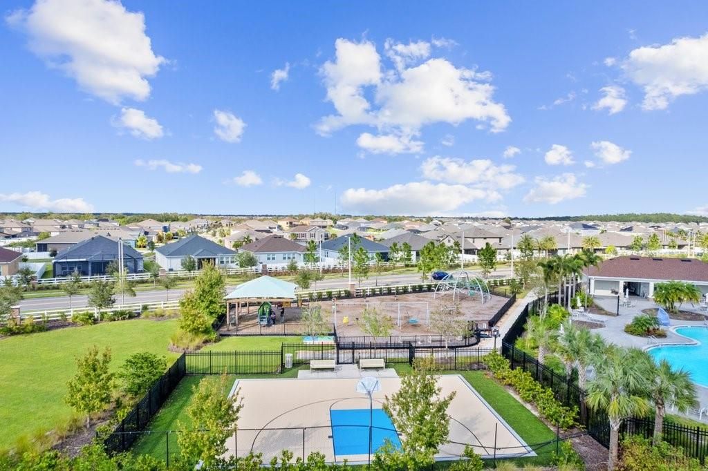 For Sale: $449,900 (4 beds, 2 baths, 2537 Square Feet)