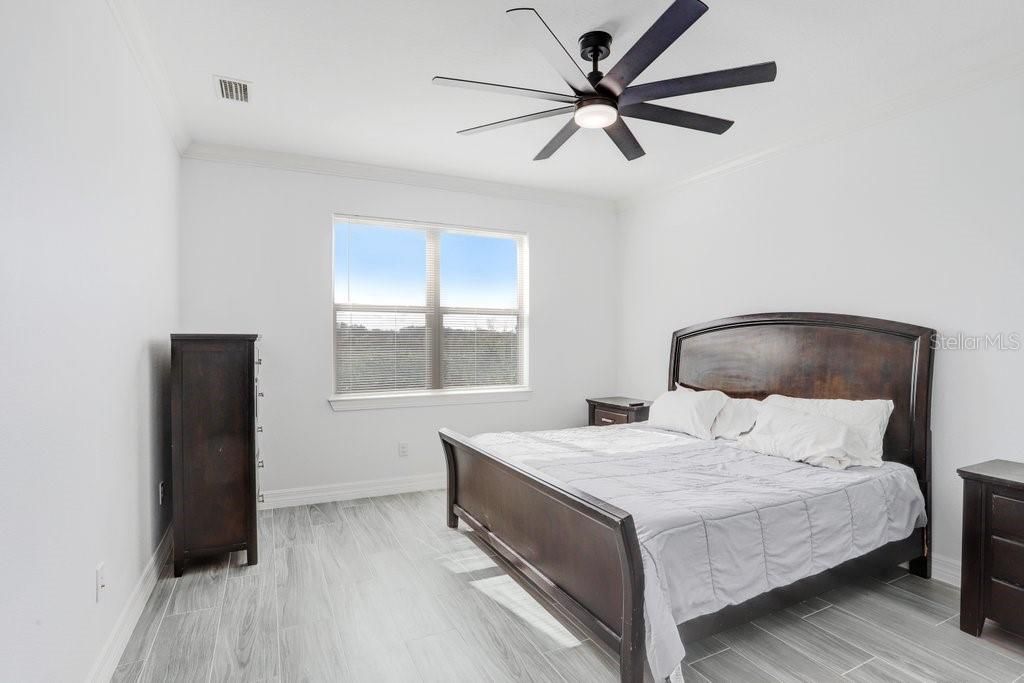 For Sale: $449,900 (4 beds, 2 baths, 2537 Square Feet)