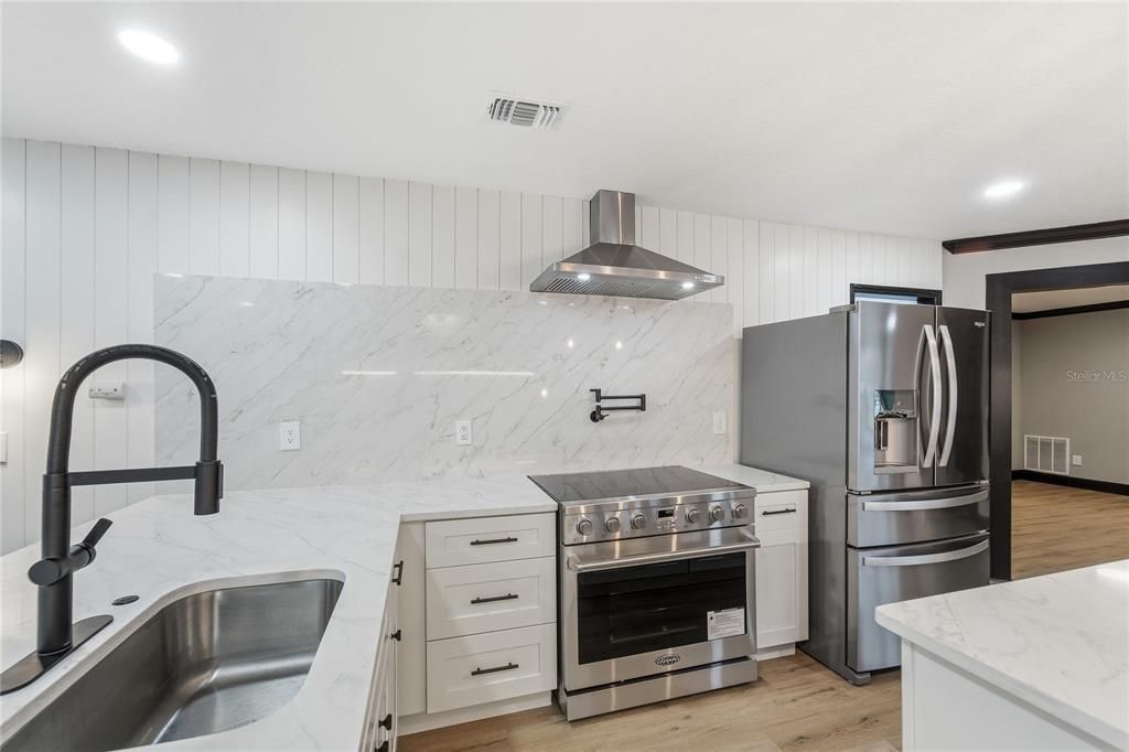 待售: $1,280,000 (5 贝兹, 3 浴室, 4005 平方英尺)