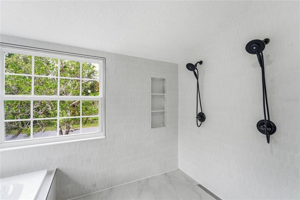 待售: $1,280,000 (5 贝兹, 3 浴室, 4005 平方英尺)