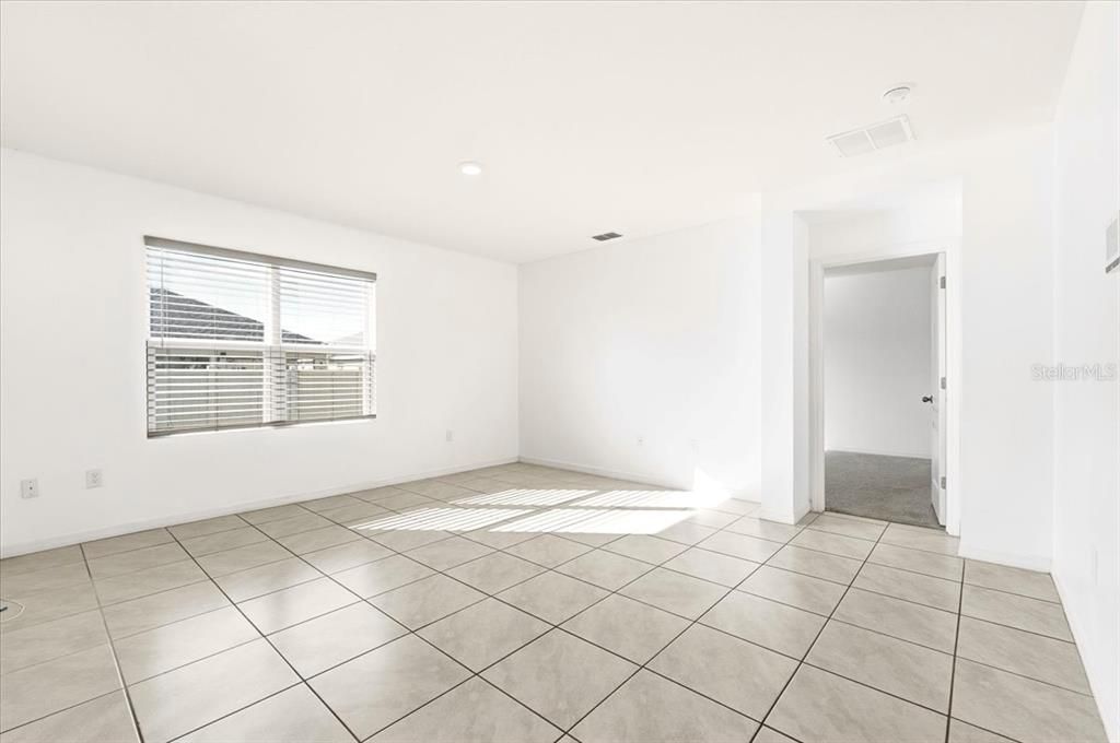 待售: $309,990 (4 贝兹, 2 浴室, 1851 平方英尺)