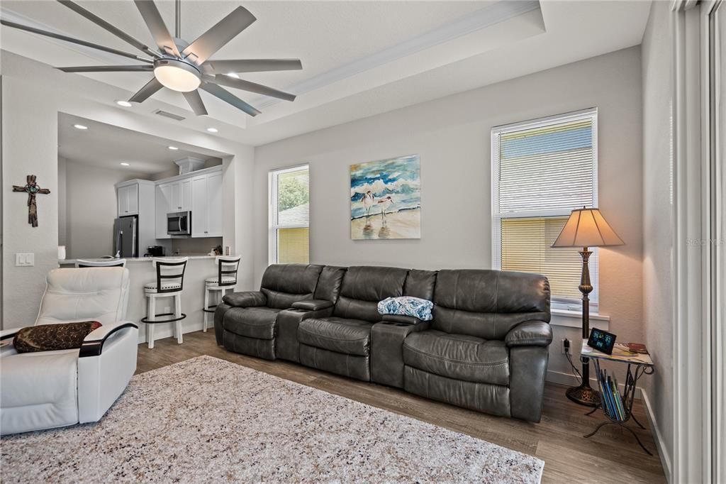 待售: $425,000 (2 贝兹, 2 浴室, 1123 平方英尺)