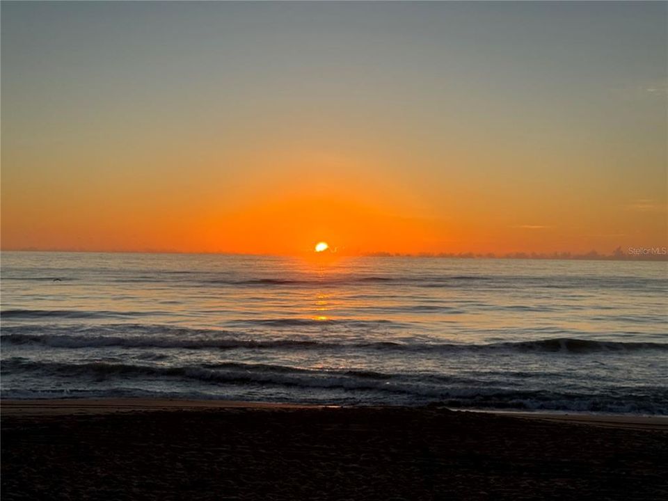 待售: $425,000 (2 贝兹, 2 浴室, 1123 平方英尺)