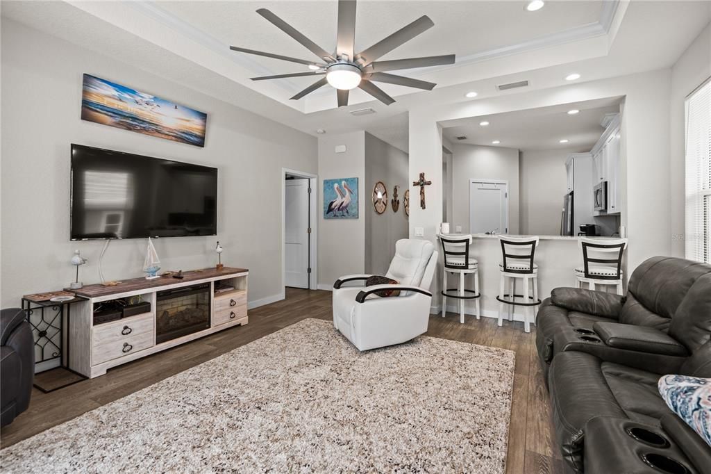 待售: $425,000 (2 贝兹, 2 浴室, 1123 平方英尺)