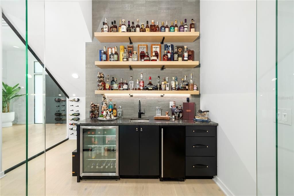 На продажу: $3,100,000 (6 спален, 5 ванн, 4891 Квадратных фут)