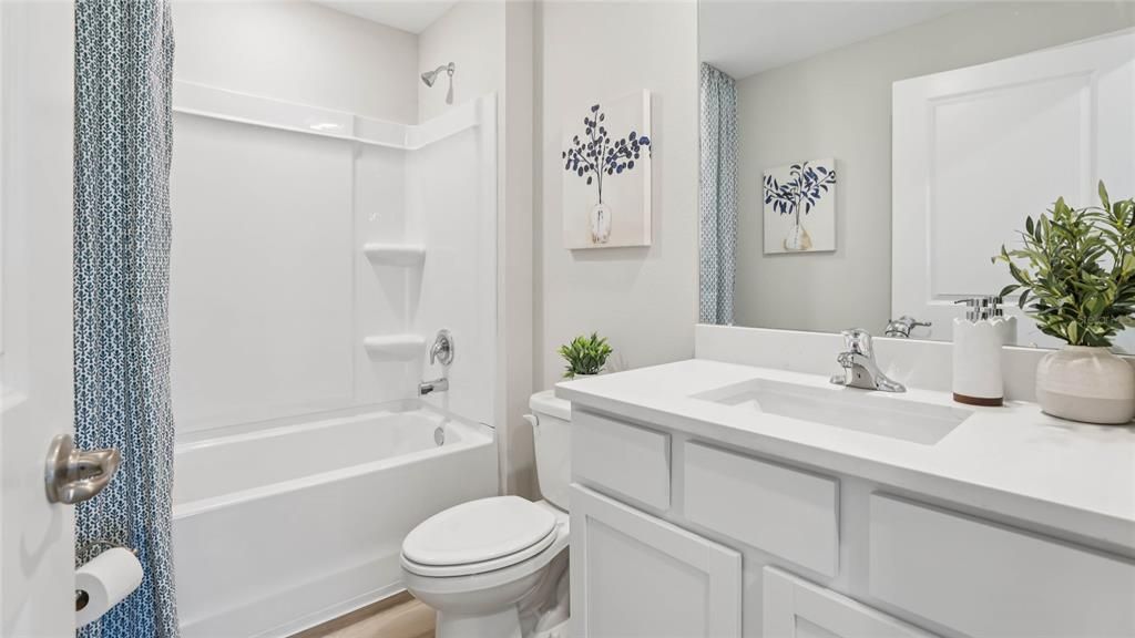 For Sale: $321,965 (5 beds, 3 baths, 2077 Square Feet)