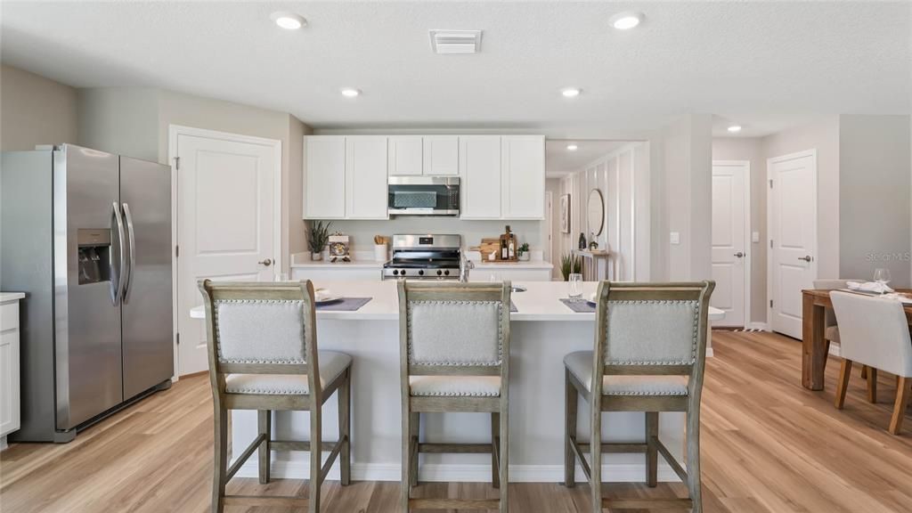 For Sale: $321,965 (5 beds, 3 baths, 2077 Square Feet)