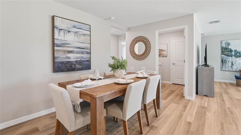 For Sale: $321,965 (5 beds, 3 baths, 2077 Square Feet)