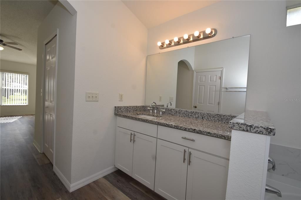 For Rent: $2,000 (3 beds, 2 baths, 1820 Square Feet)