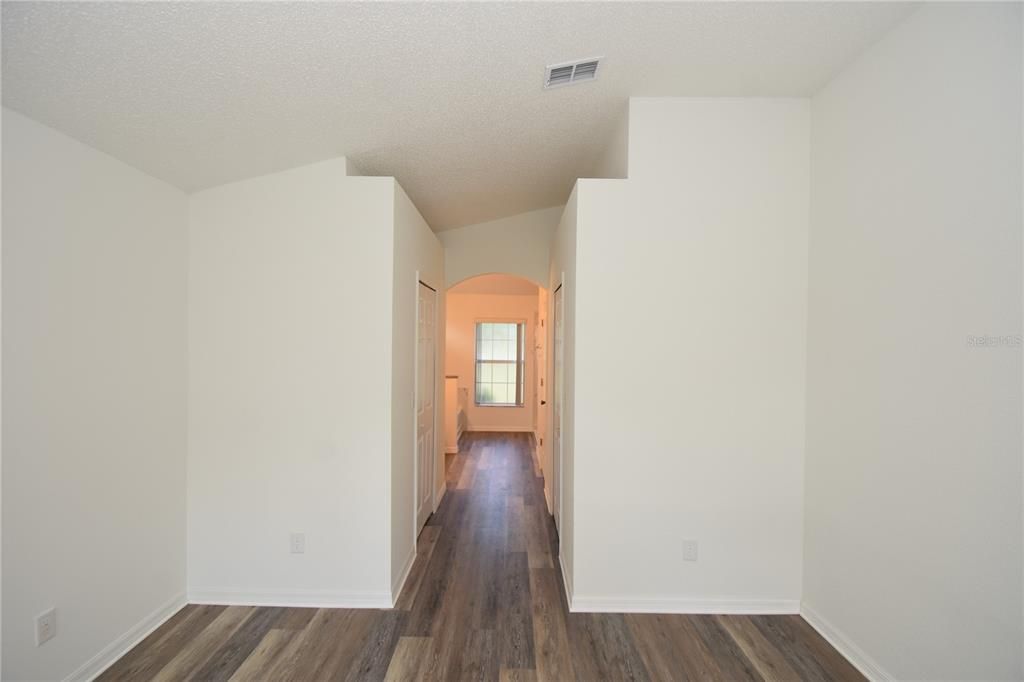 For Rent: $2,000 (3 beds, 2 baths, 1820 Square Feet)