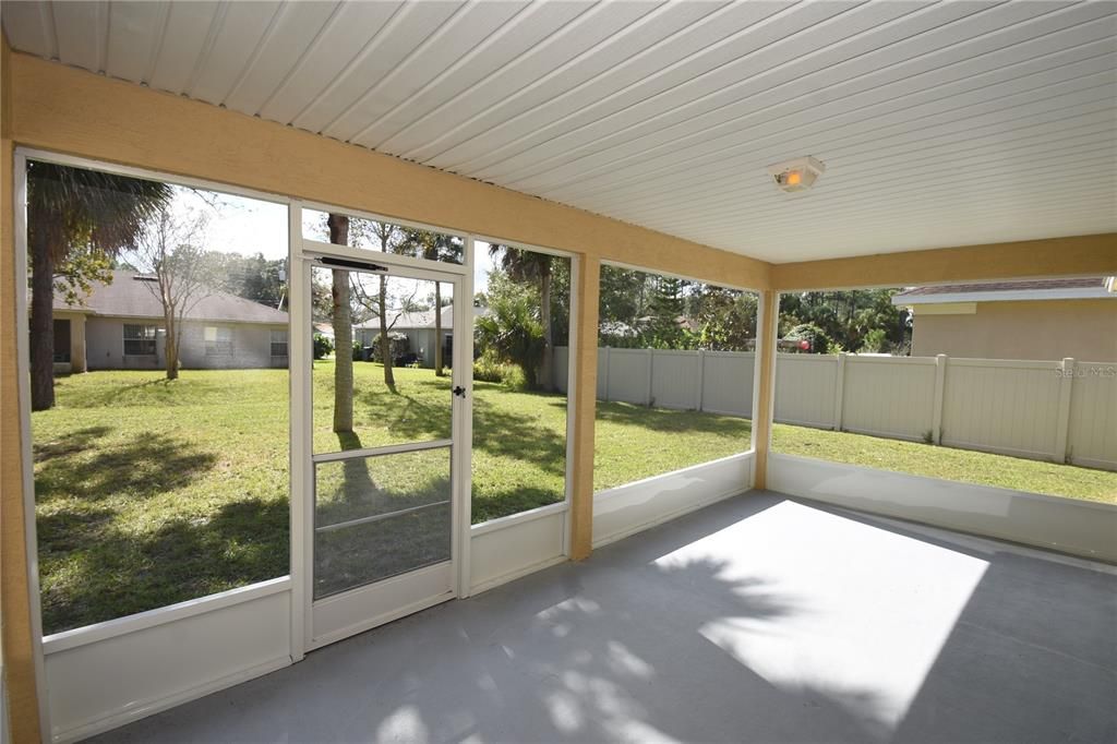 For Rent: $2,000 (3 beds, 2 baths, 1820 Square Feet)