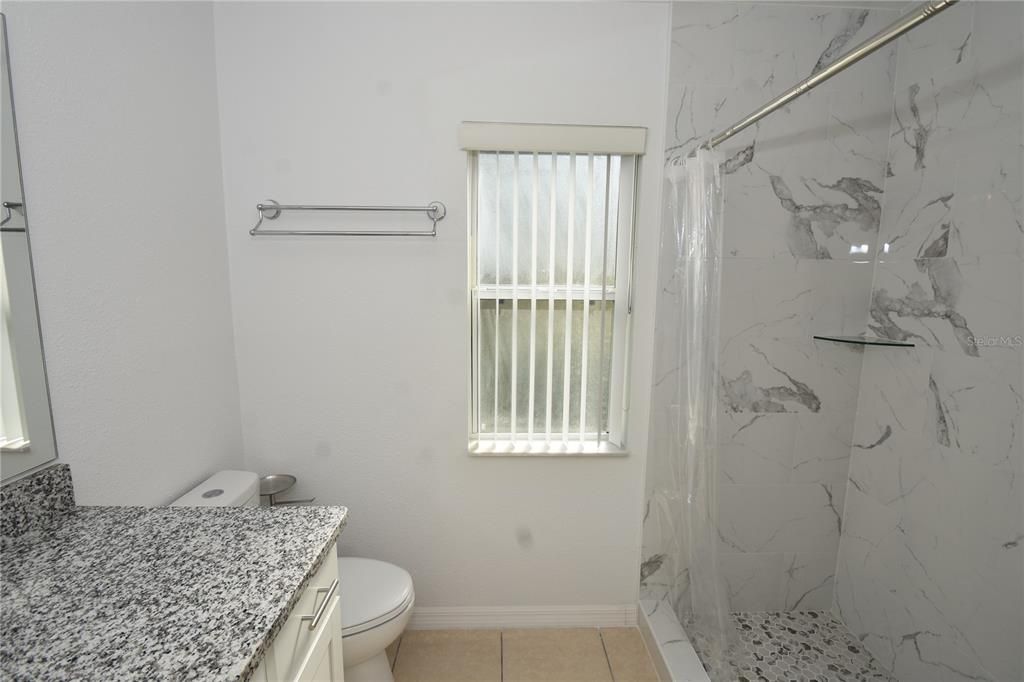 For Rent: $2,000 (3 beds, 2 baths, 1820 Square Feet)