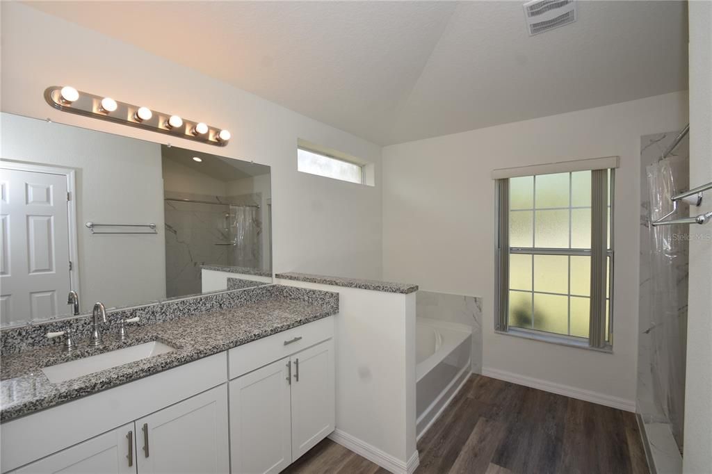 For Rent: $2,000 (3 beds, 2 baths, 1820 Square Feet)