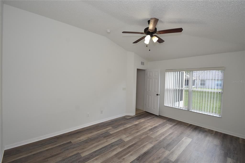 For Rent: $2,000 (3 beds, 2 baths, 1820 Square Feet)