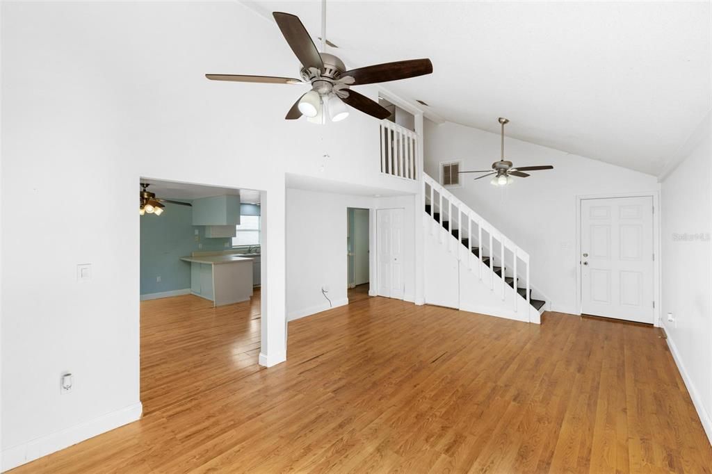 For Sale: $299,900 (3 beds, 2 baths, 1500 Square Feet)