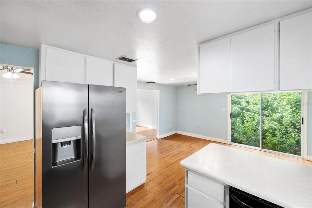 For Sale: $299,900 (3 beds, 2 baths, 1500 Square Feet)