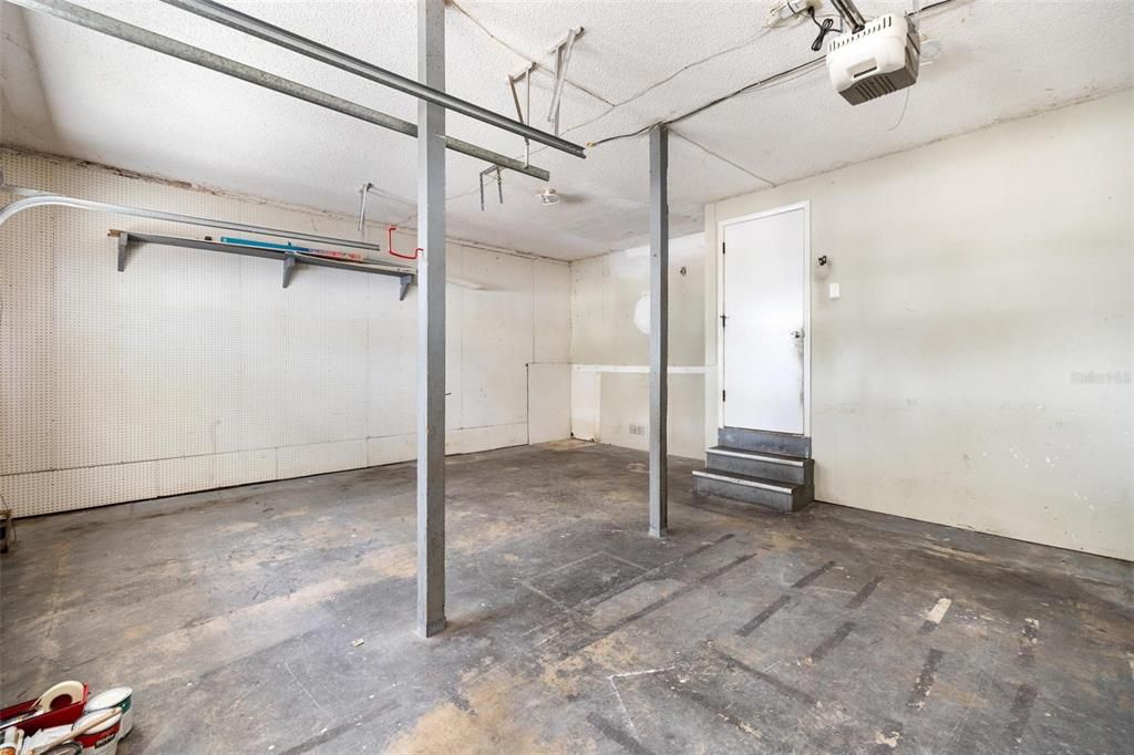 For Sale: $299,900 (3 beds, 2 baths, 1500 Square Feet)