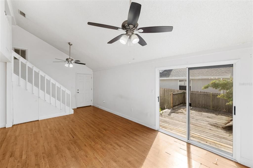 For Sale: $299,900 (3 beds, 2 baths, 1500 Square Feet)