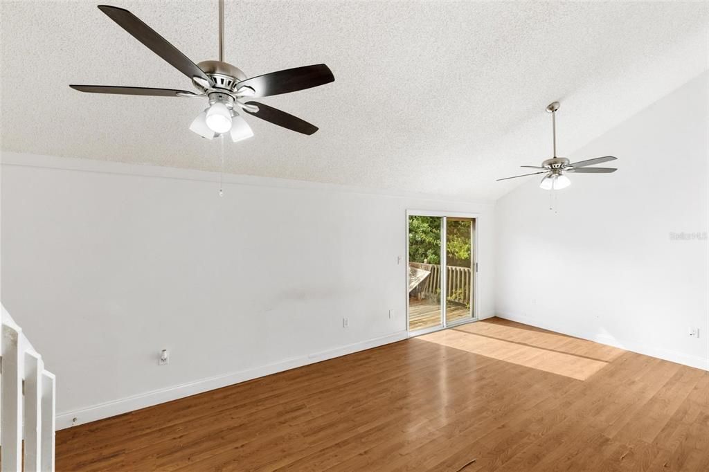 For Sale: $299,900 (3 beds, 2 baths, 1500 Square Feet)