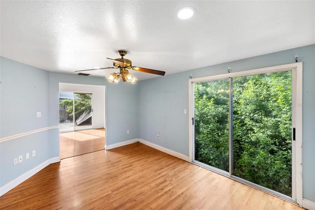 For Sale: $299,900 (3 beds, 2 baths, 1500 Square Feet)