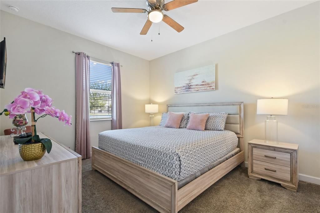 En Renta: $4,400 (8 camas, 5 baños, 3922 Pies cuadrados)