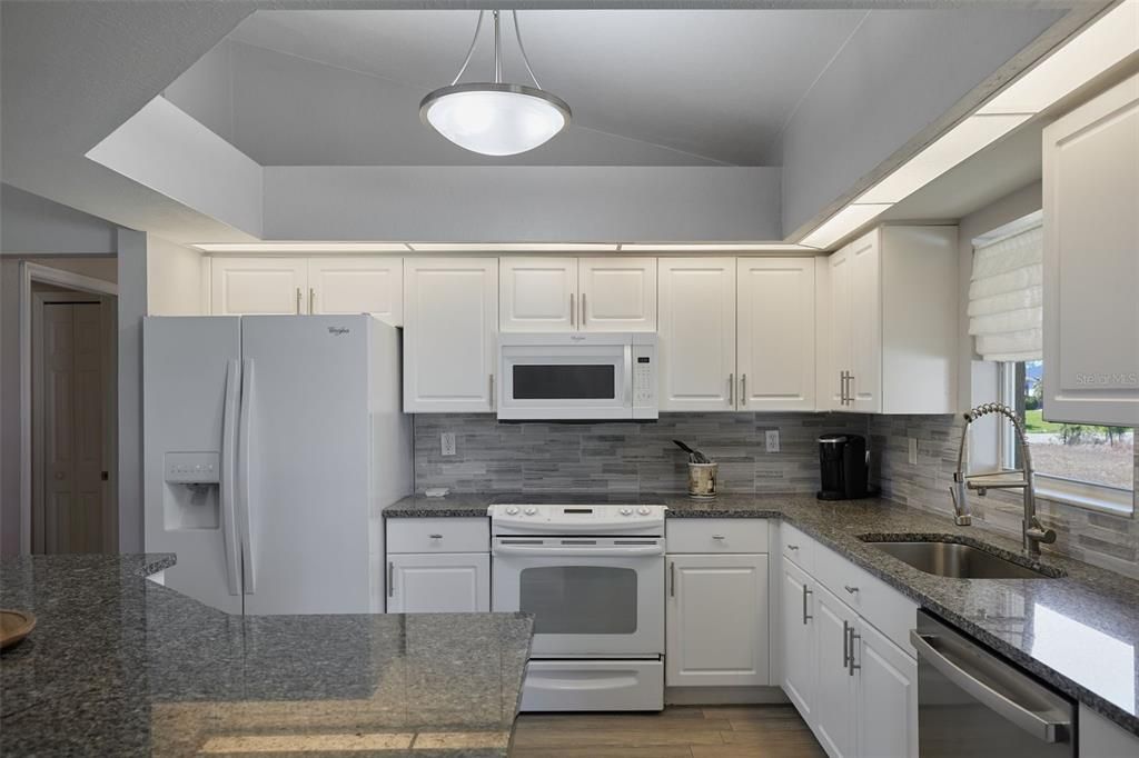 For Sale: $324,000 (3 beds, 2 baths, 1479 Square Feet)