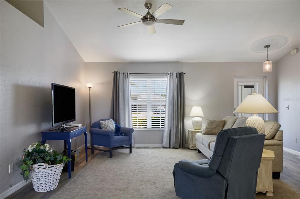 For Sale: $324,000 (3 beds, 2 baths, 1479 Square Feet)