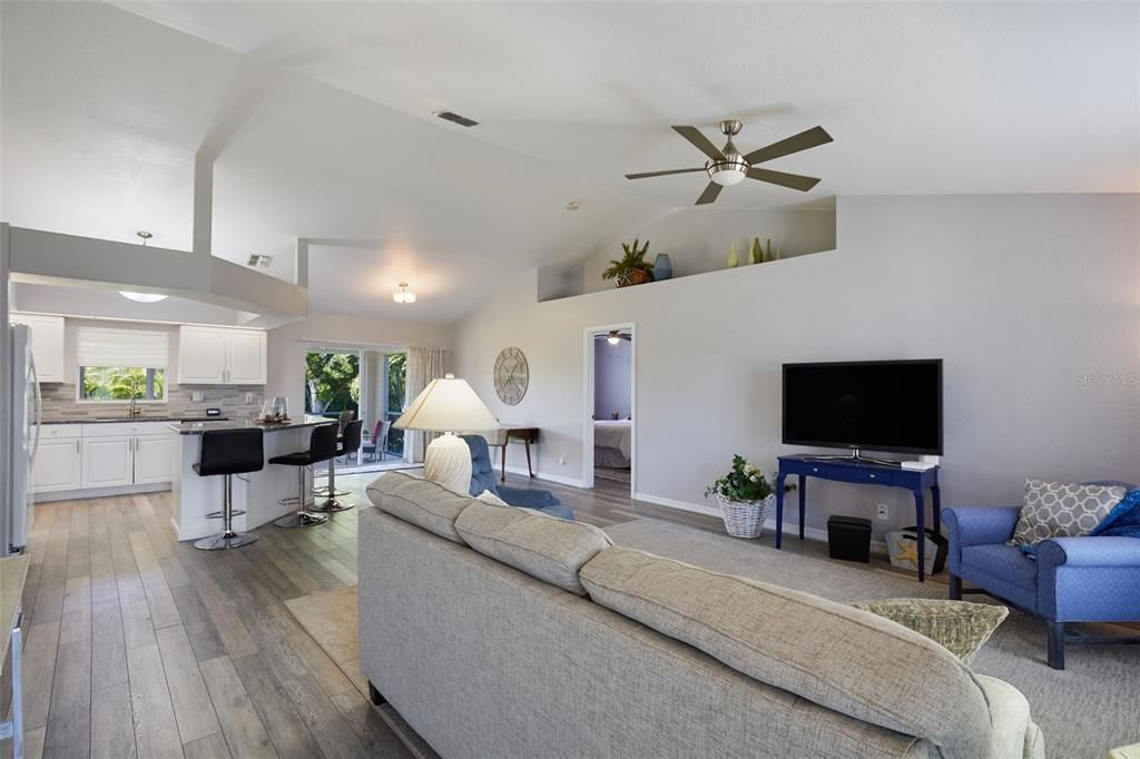 For Sale: $324,000 (3 beds, 2 baths, 1479 Square Feet)