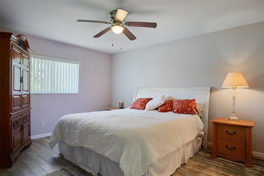 For Sale: $324,000 (3 beds, 2 baths, 1479 Square Feet)