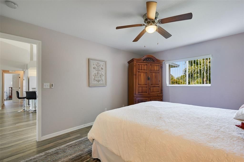 For Sale: $324,000 (3 beds, 2 baths, 1479 Square Feet)