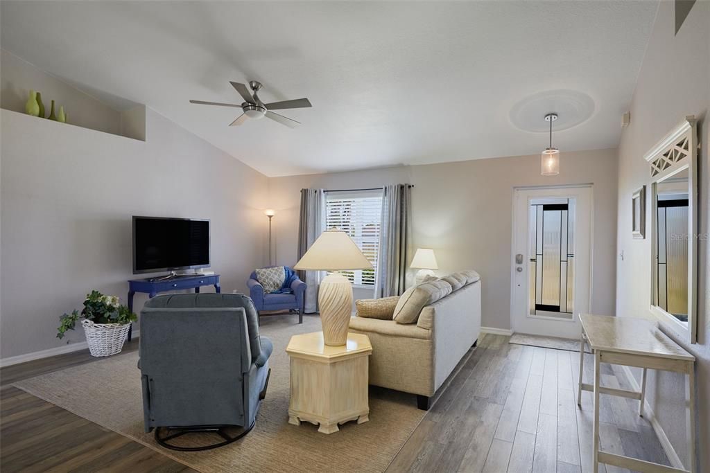 For Sale: $324,000 (3 beds, 2 baths, 1479 Square Feet)