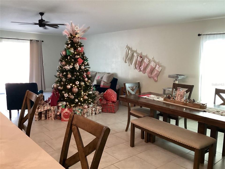 For Rent: $2,150 (4 beds, 2 baths, 1841 Square Feet)