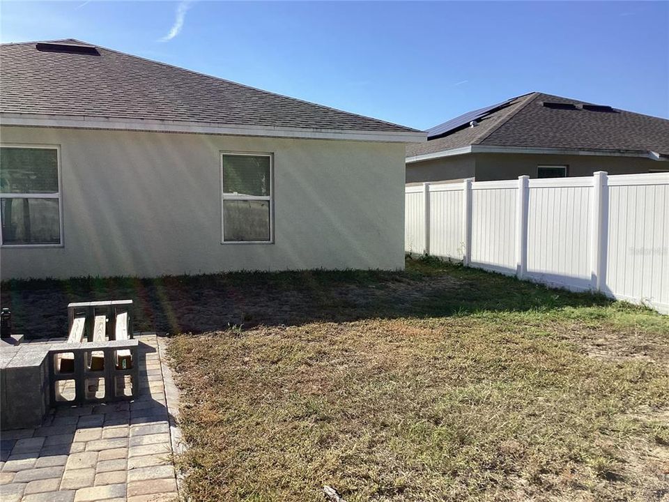 For Rent: $2,150 (4 beds, 2 baths, 1841 Square Feet)