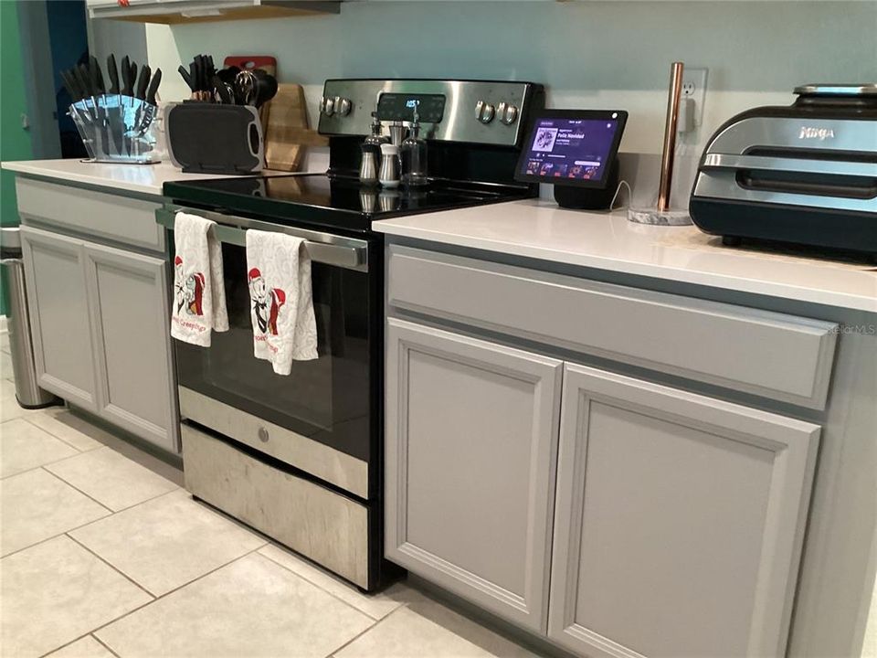 For Rent: $2,150 (4 beds, 2 baths, 1841 Square Feet)