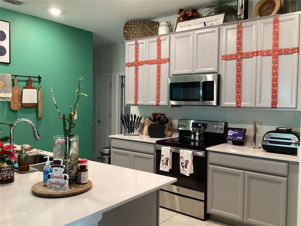 For Rent: $2,150 (4 beds, 2 baths, 1841 Square Feet)