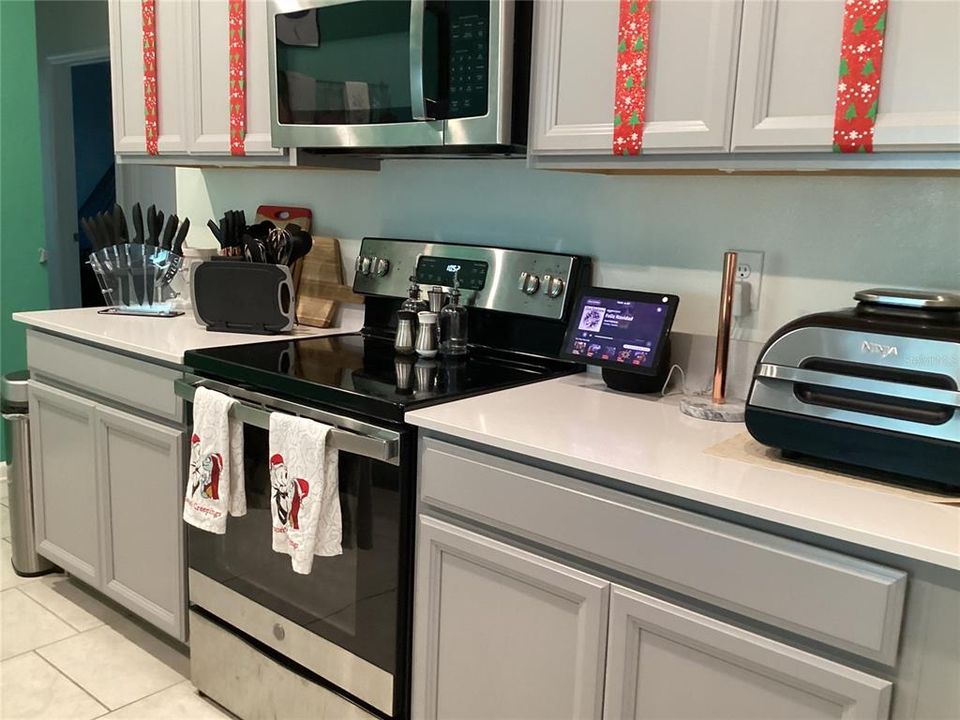 For Rent: $2,150 (4 beds, 2 baths, 1841 Square Feet)