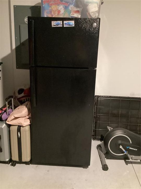 For Rent: $2,150 (4 beds, 2 baths, 1841 Square Feet)