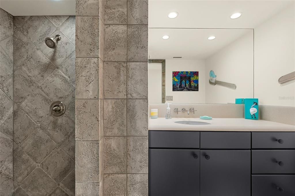 В аренду: $6,000 (2 спален, 2 ванн, 1403 Квадратных фут)