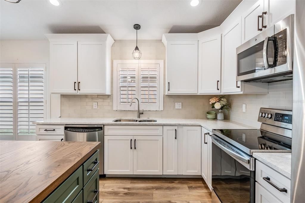 На продажу: $425,000 (3 спален, 2 ванн, 2032 Квадратных фут)