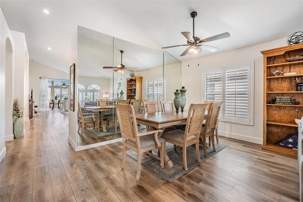 На продажу: $425,000 (3 спален, 2 ванн, 2032 Квадратных фут)