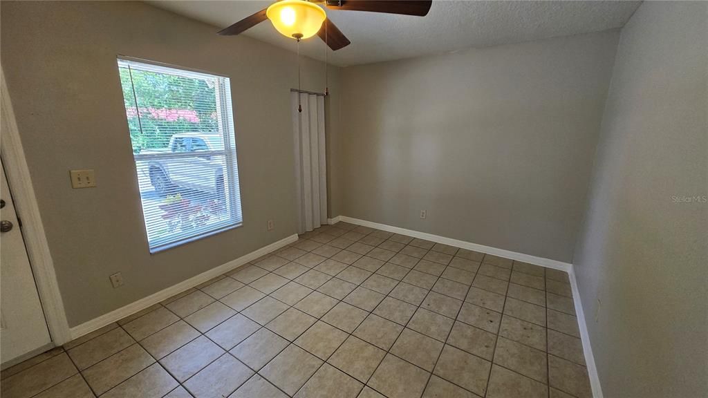 出租: $1,000 (1 贝兹, 1 浴室, 520 平方英尺)