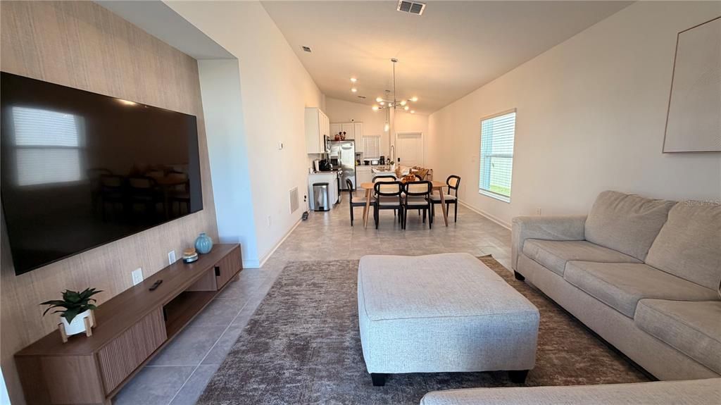 出租: $2,600 (3 贝兹, 2 浴室, 1260 平方英尺)