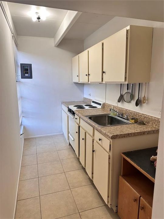 В аренду: $900 (1 спален, 1 ванн, 648 Квадратных фут)