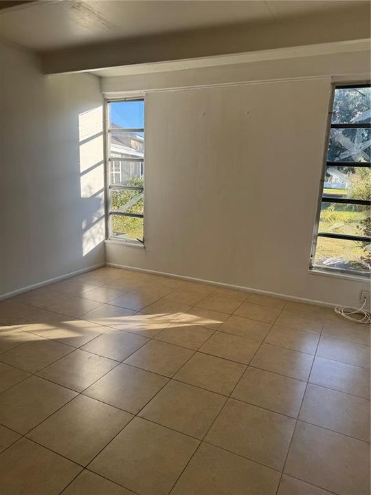 В аренду: $900 (1 спален, 1 ванн, 648 Квадратных фут)