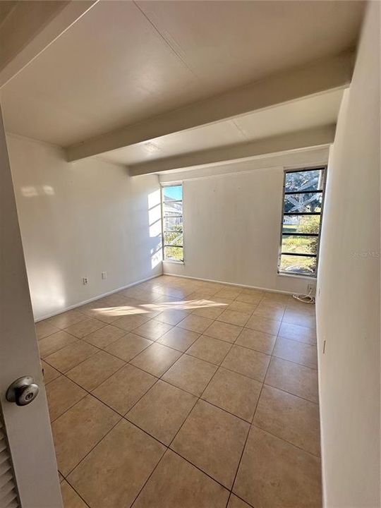 В аренду: $900 (1 спален, 1 ванн, 648 Квадратных фут)