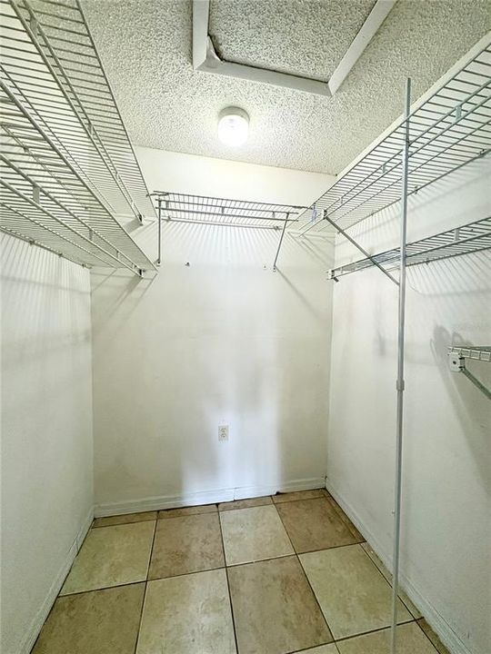 En Renta: $1,350 (2 camas, 2 baños, 1036 Pies cuadrados)