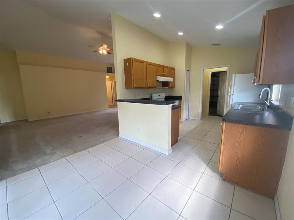 En Renta: $1,750 (3 camas, 2 baños, 1422 Pies cuadrados)