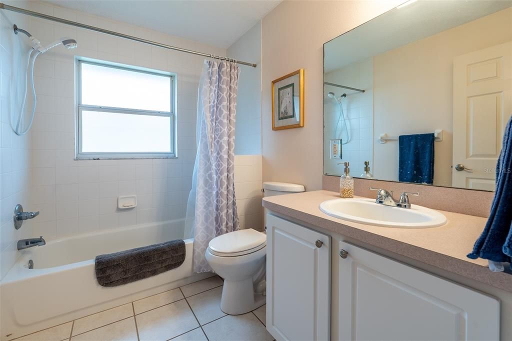 For Sale: $259,000 (3 beds, 2 baths, 1702 Square Feet)