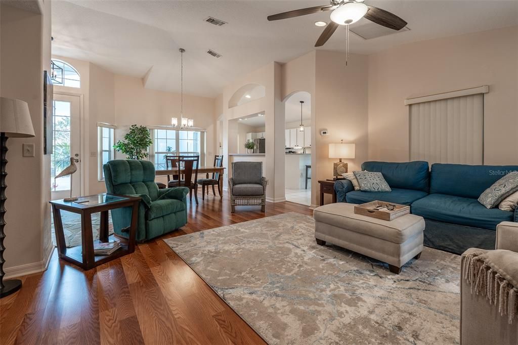 For Sale: $259,000 (3 beds, 2 baths, 1702 Square Feet)